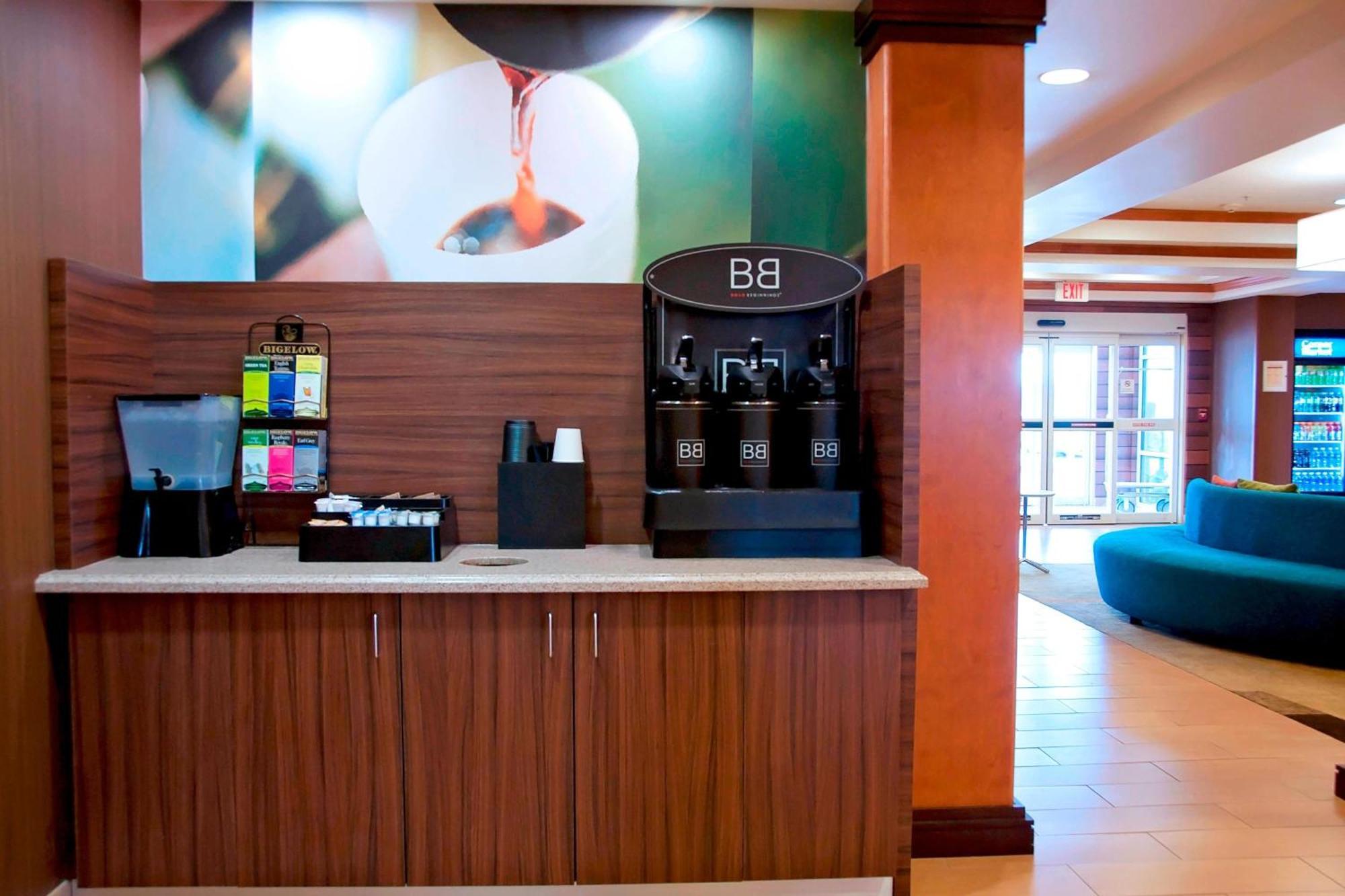 Fairfield Inn & Suites Ames Bagian luar foto