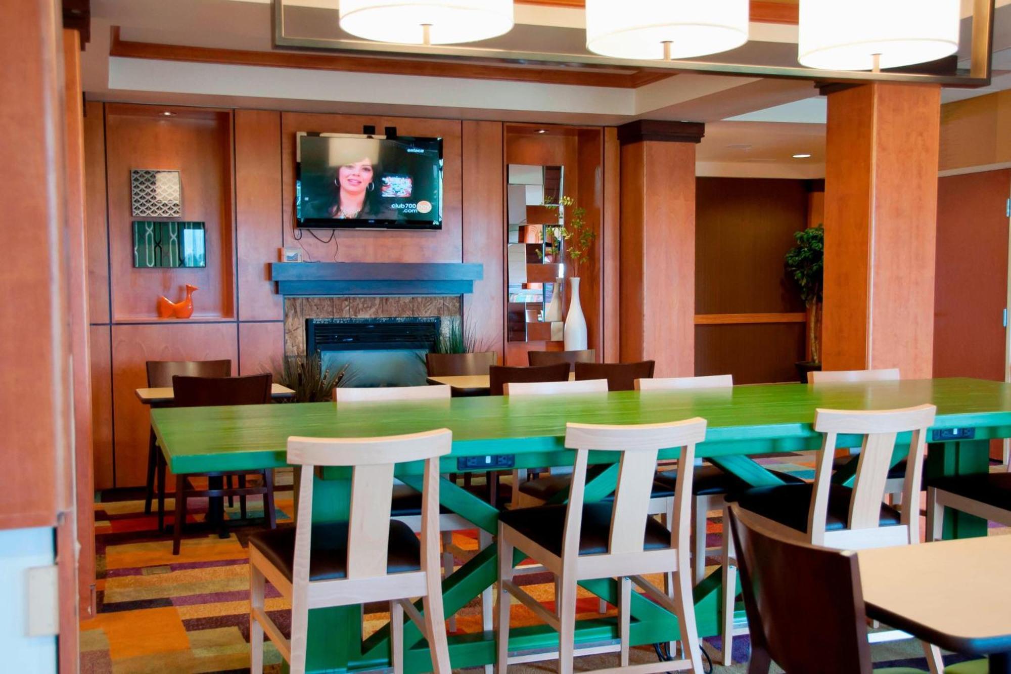 Fairfield Inn & Suites Ames Bagian luar foto
