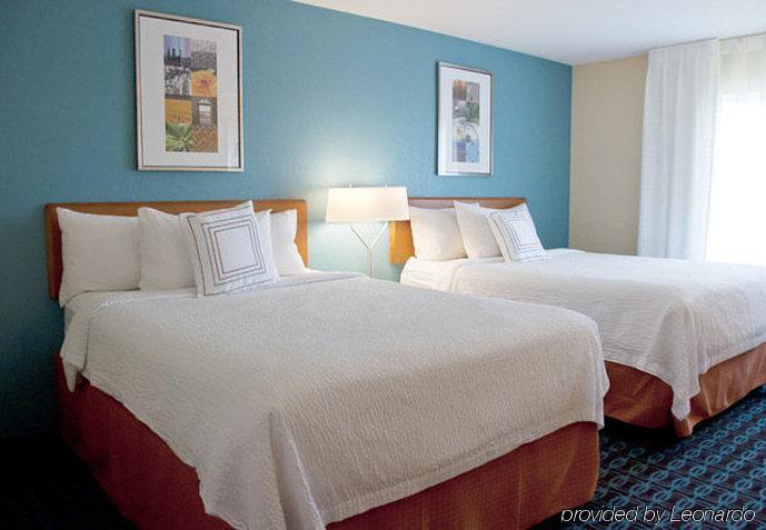 Fairfield Inn & Suites Ames Bagian luar foto